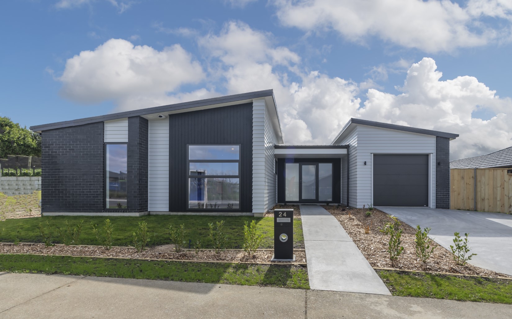 Te Rata Blvd - Exterior view