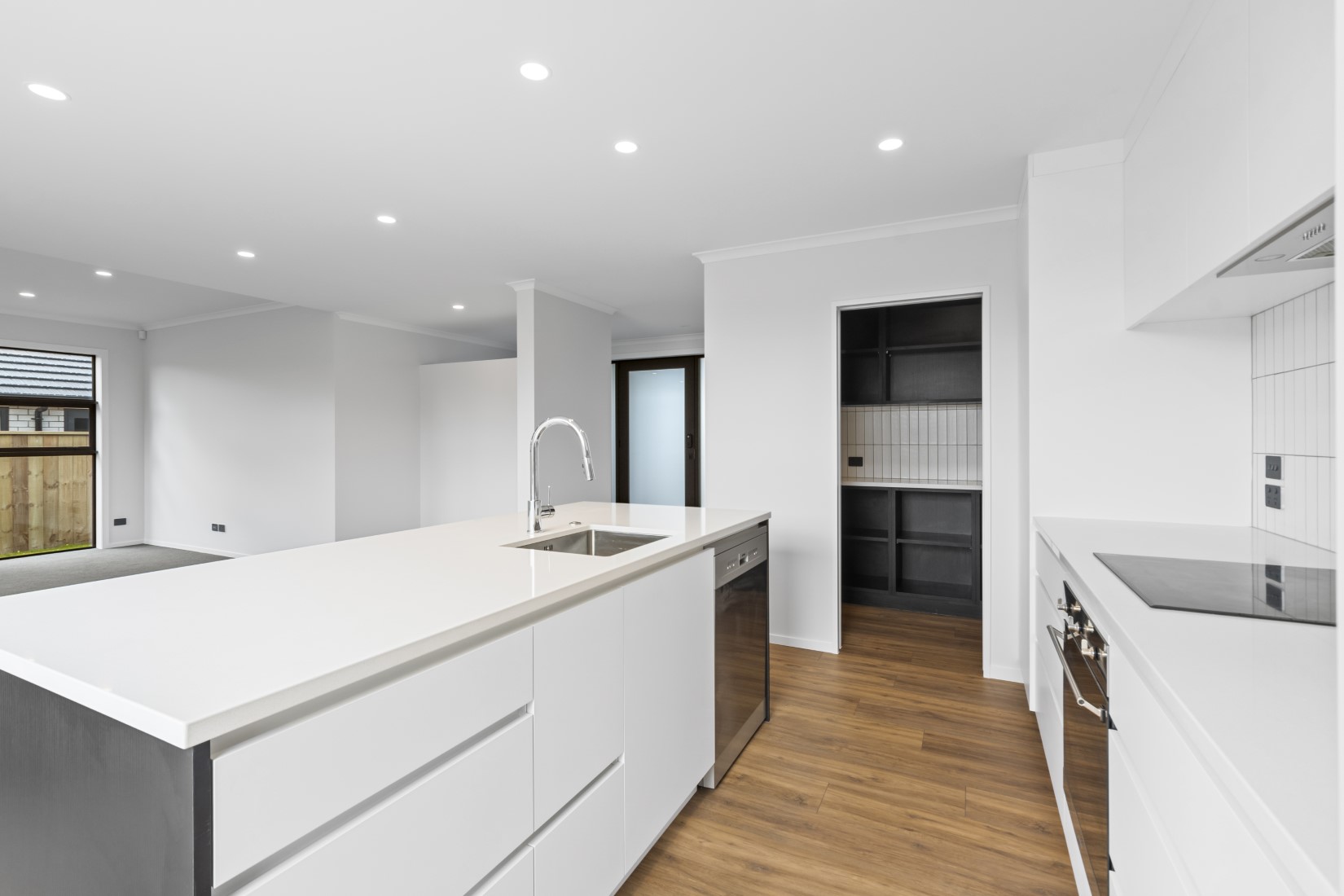 Te Rata Blvd - Kitchen