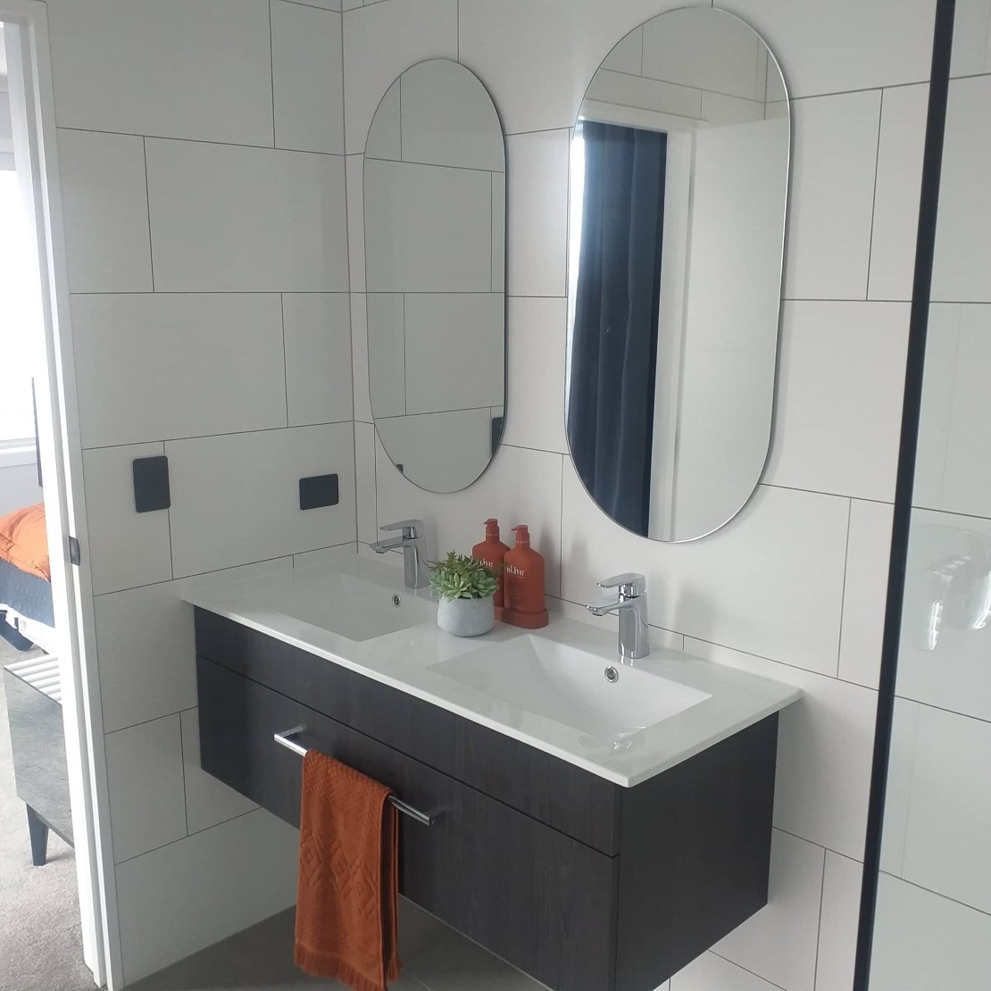 Te Rata Blvd - Bathroom vanity